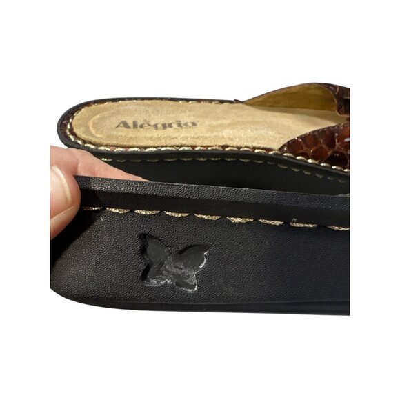 Alegria Brown Croc-Embossed Leather Sandals Womens Size 9.5-10 With Buckle Detai - Picture 4 of 8